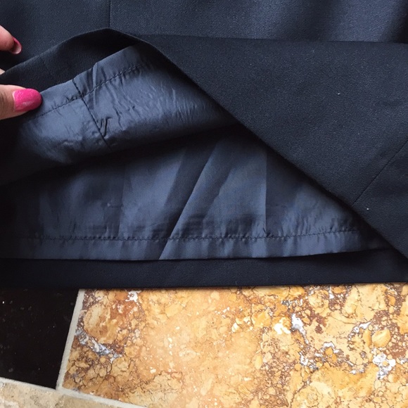 Just Clothes 100%Wool black skirt 29”W 19”L 41”Hip - Picture 8 of 8